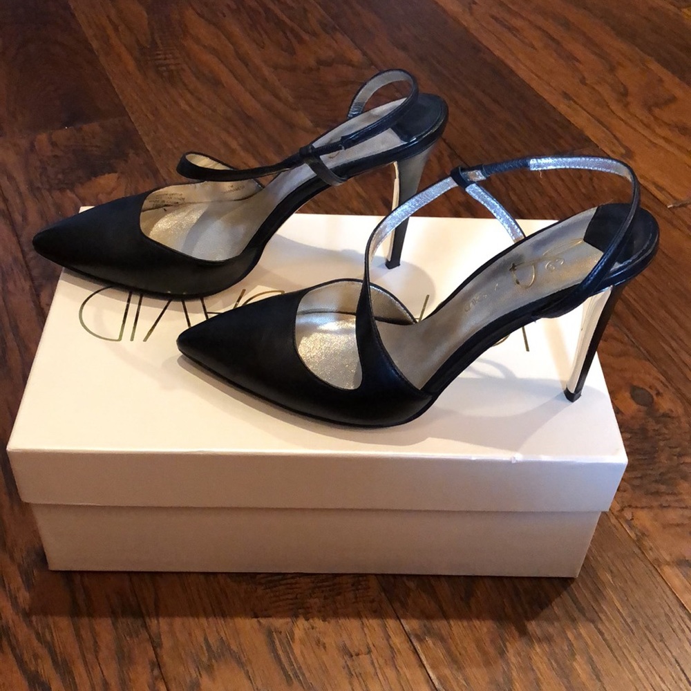 Joan & David Black Heels - Picture 2 of 6